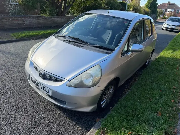 Honda Jazz 2006 photo 2