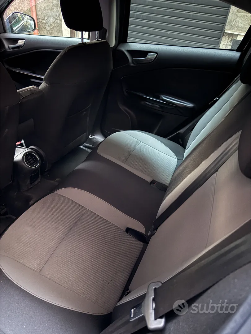 Alfa Romeo Giulietta 2012 photo 5