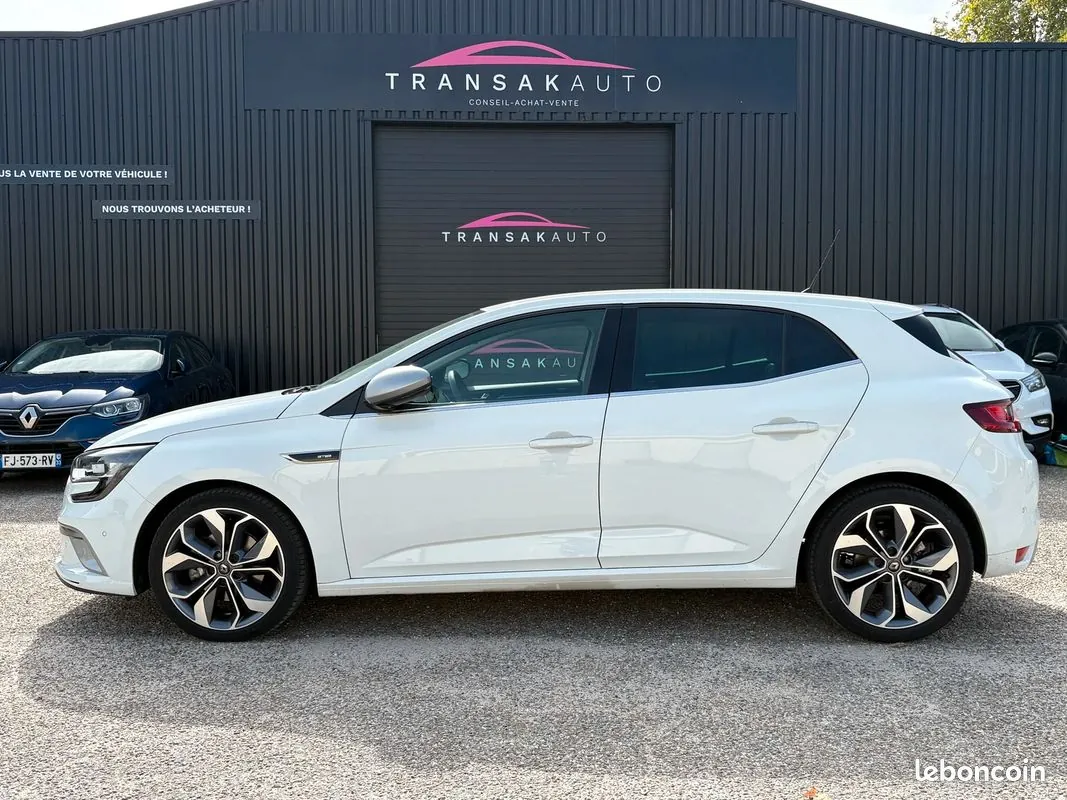Renault Megane 2019 photo 2