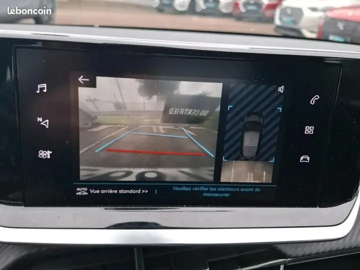 Peugeot 208 2022 photo 5