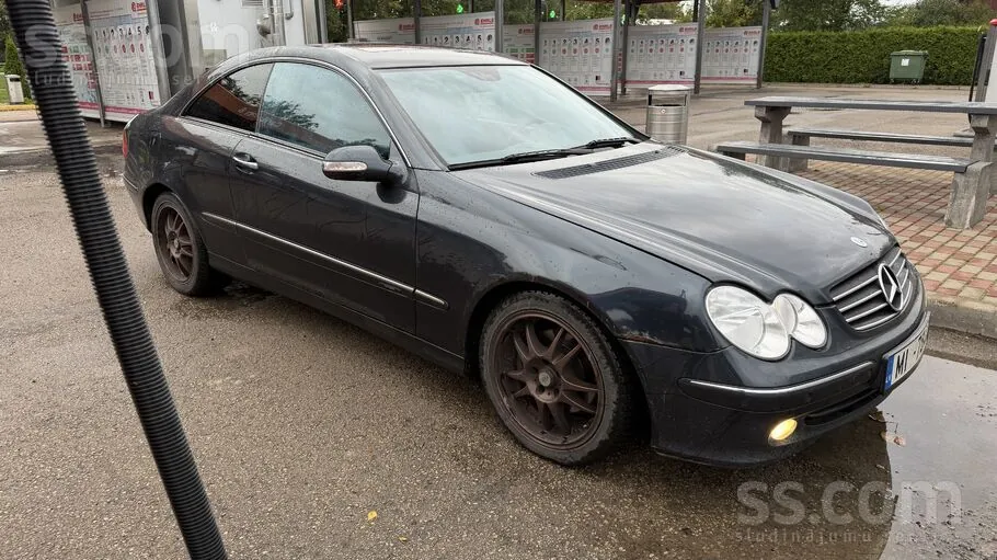 Mercedes-Benz Clk-Class 2003 photo 2