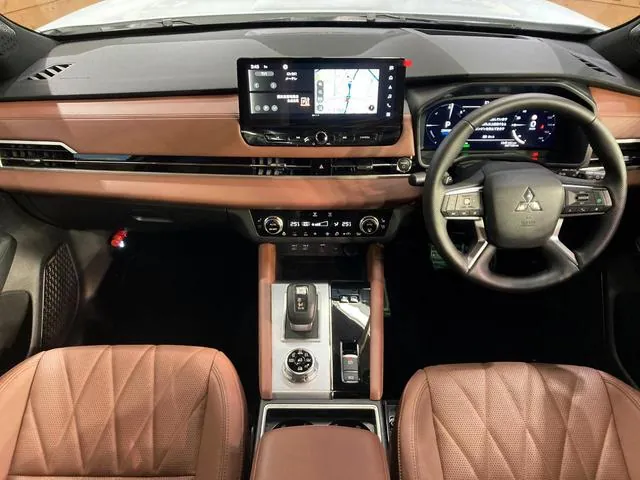 Mitsubishi Outlander Phv 2024 photo 2