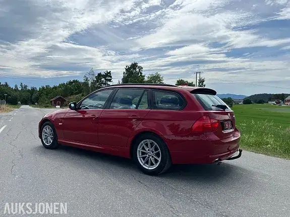 BMW 318D 2010 photo 4
