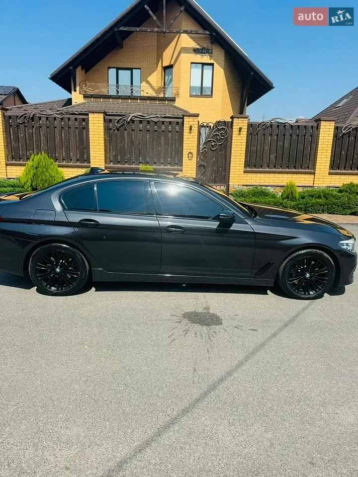 BMW 5 Series 2018 photo 3