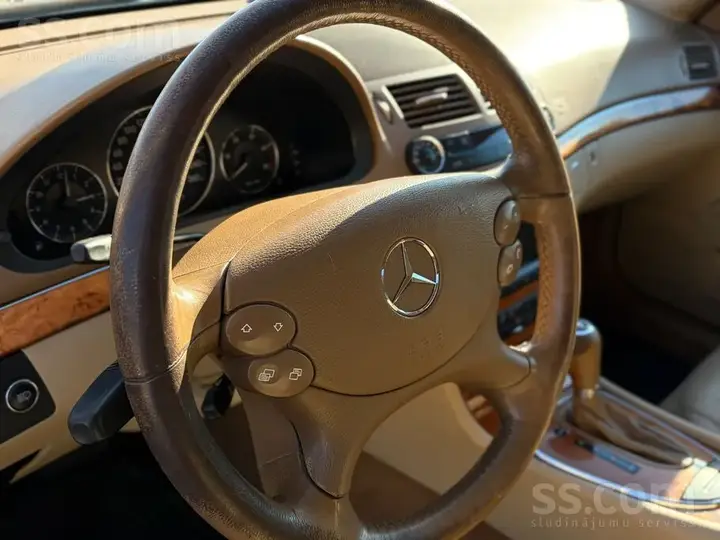 Mercedes-Benz E280 2006 photo 2