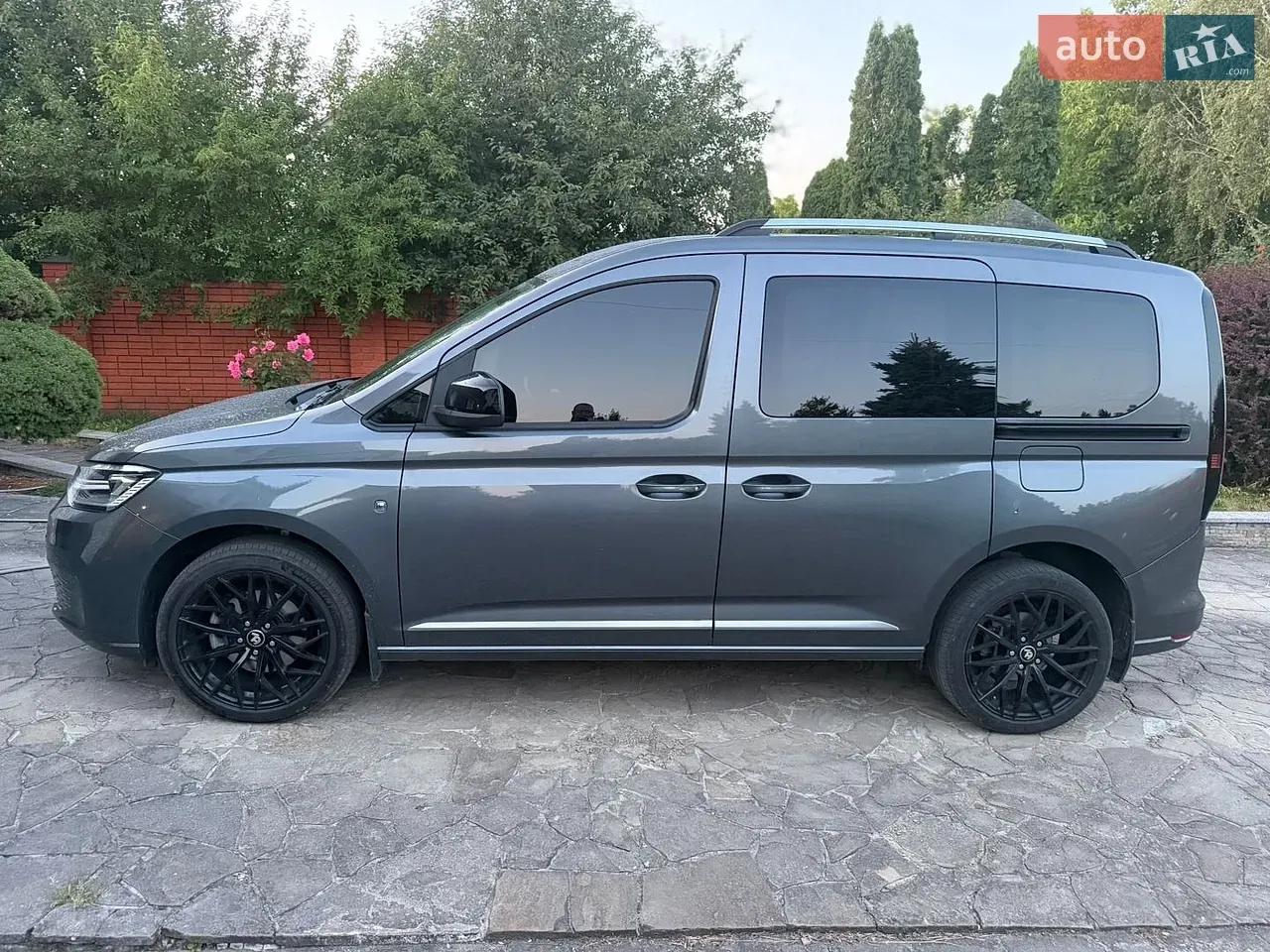 Volkswagen Caddy 2023 photo 2