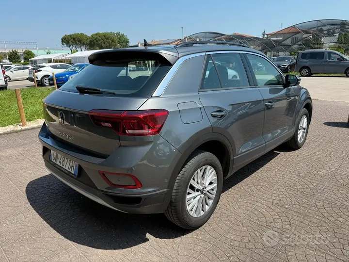 Volkswagen T-Roc 2023 photo 5