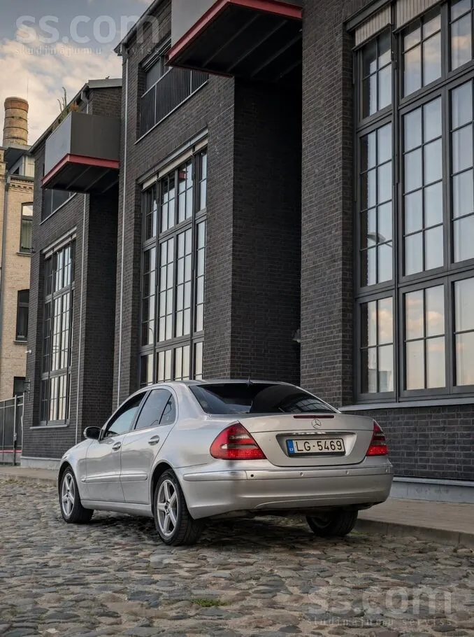 Mercedes-Benz E 280 2004 photo 4
