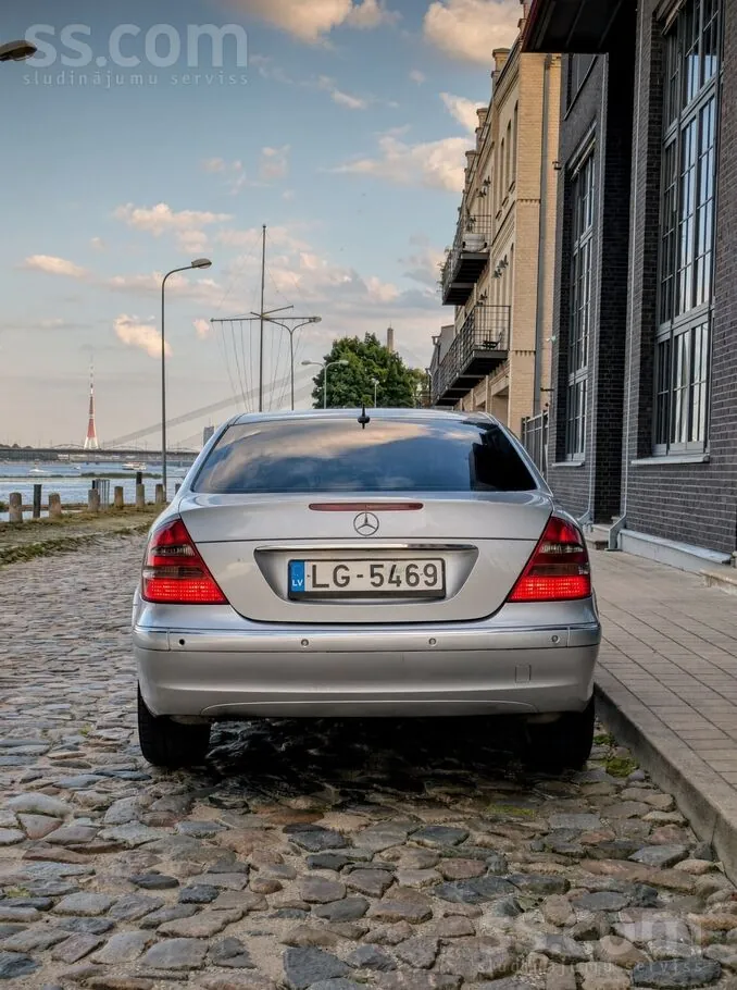 Mercedes-Benz E 280 2004 photo 5