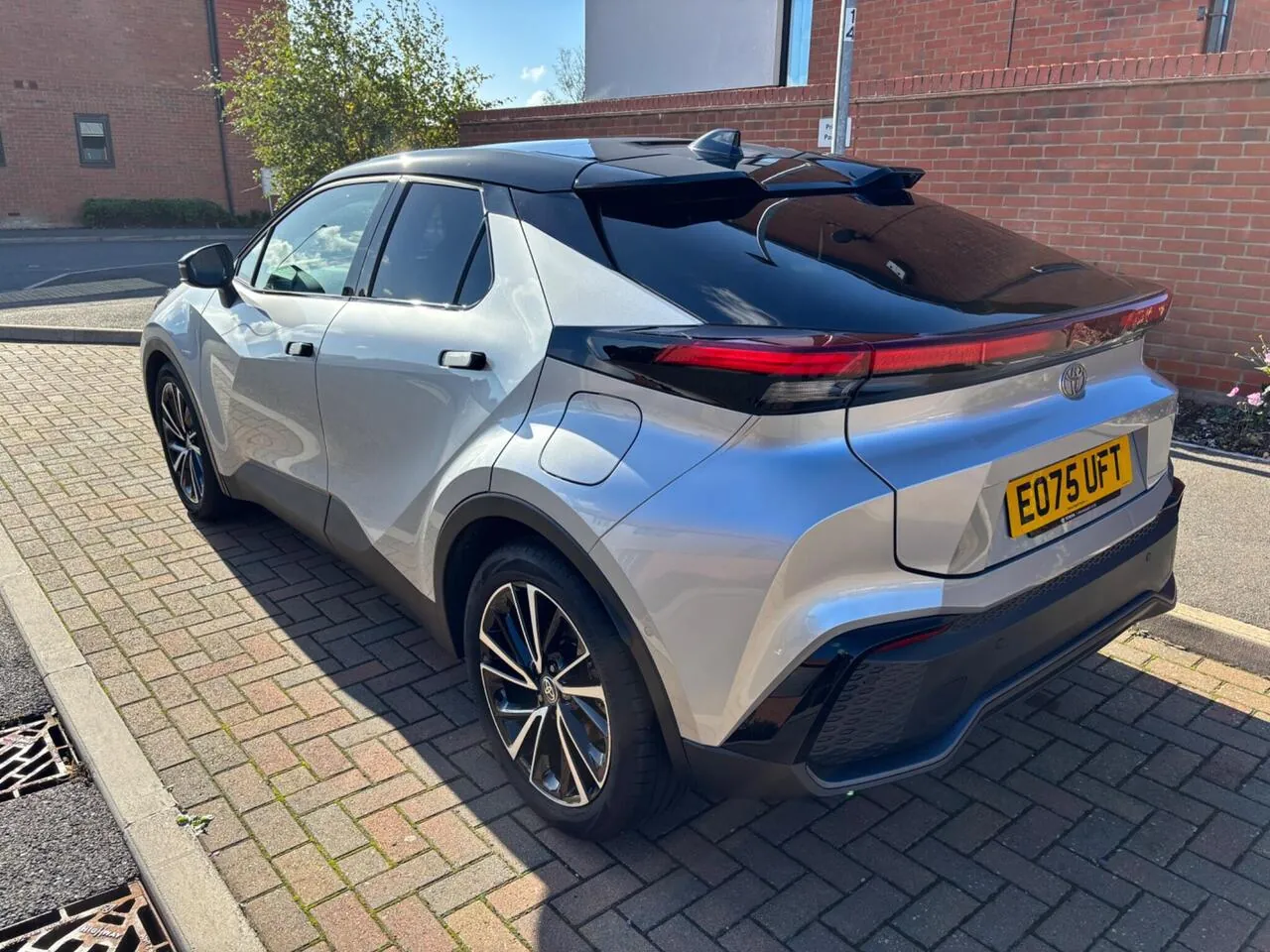 Toyota C-Hr 2025 photo 2