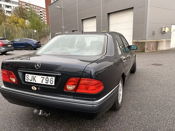 Mercedes-Benz E240 1999 photo 4