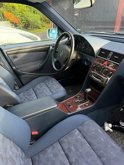 Mercedes-Benz C180 1999 photo 3