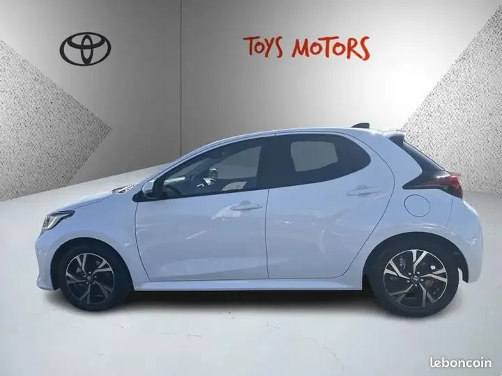 Toyota Yaris 2025 photo 2