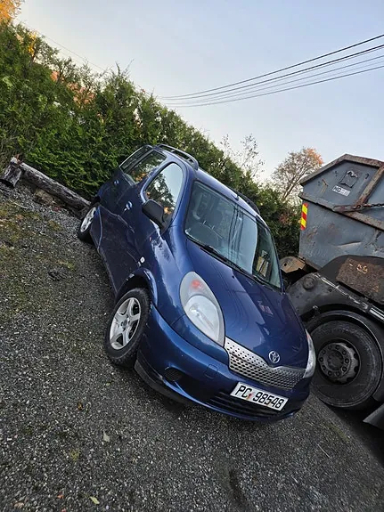 Toyota Yaris Verso 2002 photo 2