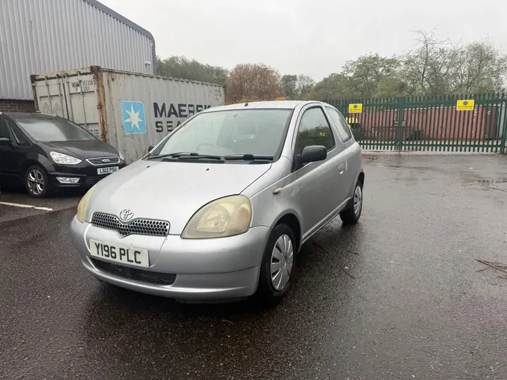 Toyota Yaris 2001 photo 3