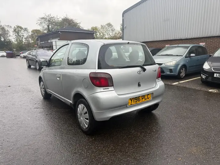 Toyota Yaris 2001 photo 5