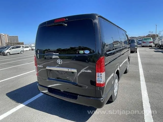Toyota Hiace Van 2019 photo 4