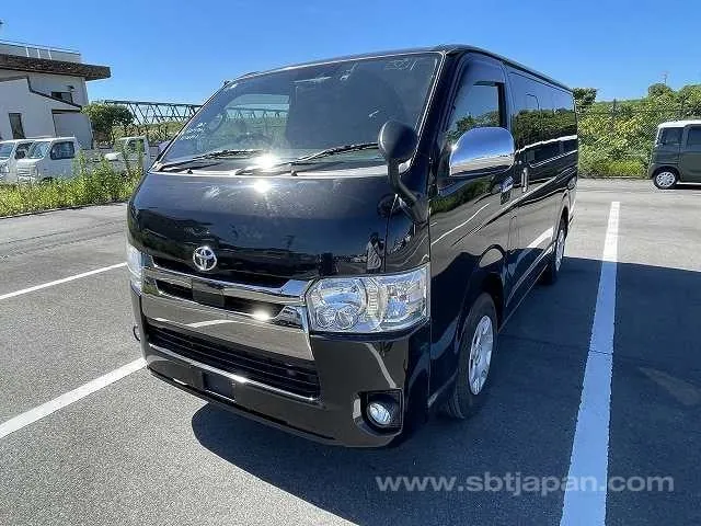 Toyota Hiace Van 2019 photo 2