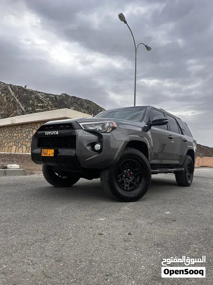 Toyota 4 Runner 2018 photo 3