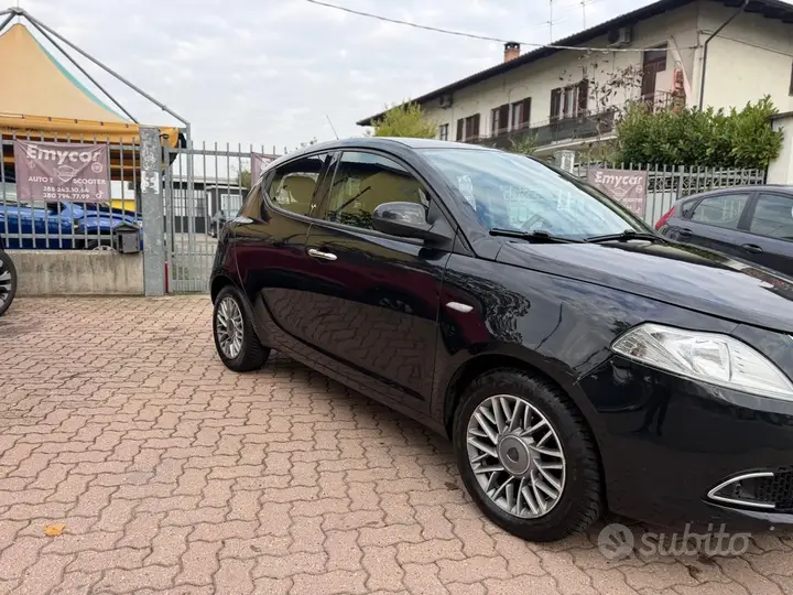 Lancia Ypsilon