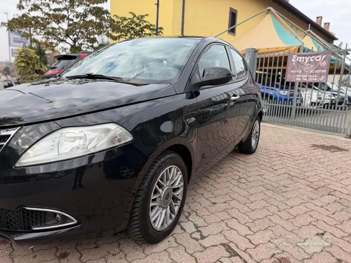 Lancia Ypsilon 2012 photo 3