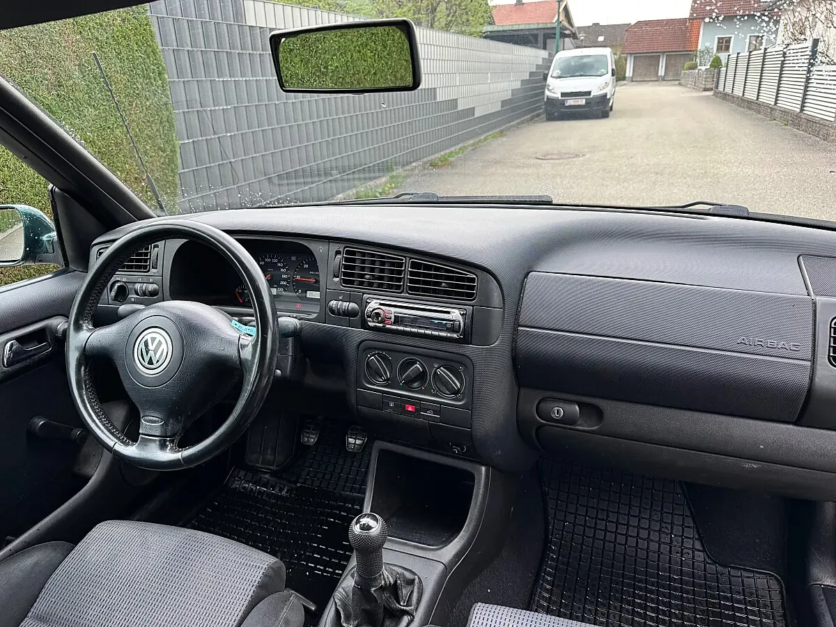 Volkswagen Golf 2001 photo 2