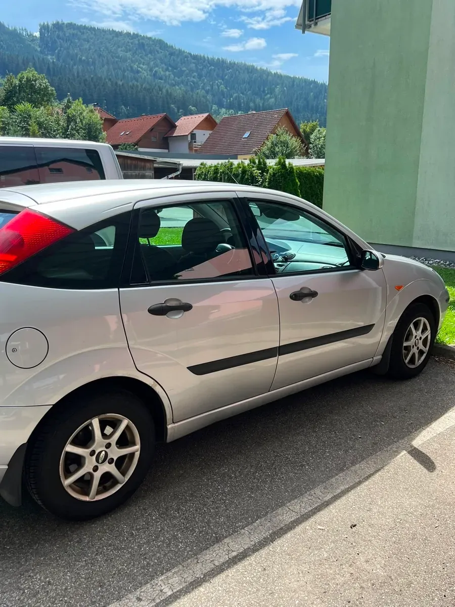 Ford Focus 2003 photo 2