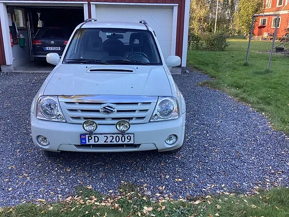 Suzuki Xl7 2005 photo 3