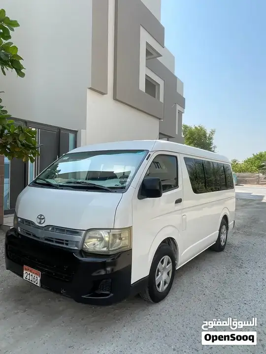 Toyota Hiace 2011 photo 3