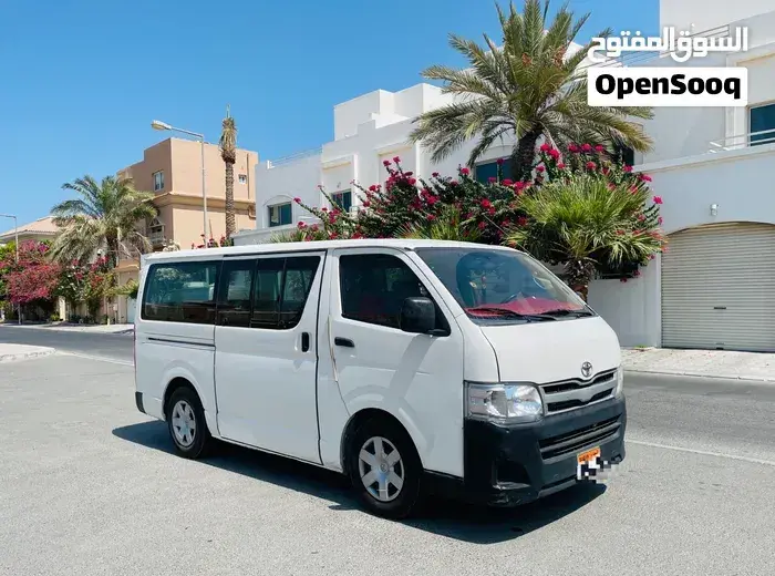 Toyota Hiace 2011 photo 5