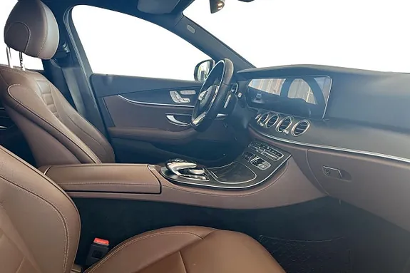 Mercedes-Benz E220 2020 photo 4