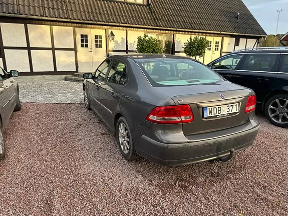 Saab 9-3 2005 photo 2