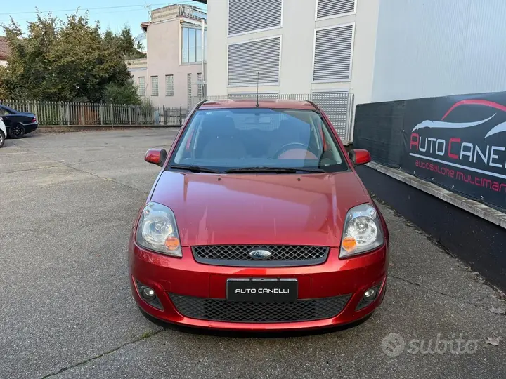 Ford Fiesta 2006 photo 2