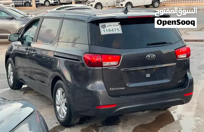 Kia Sedona 2015 photo 5