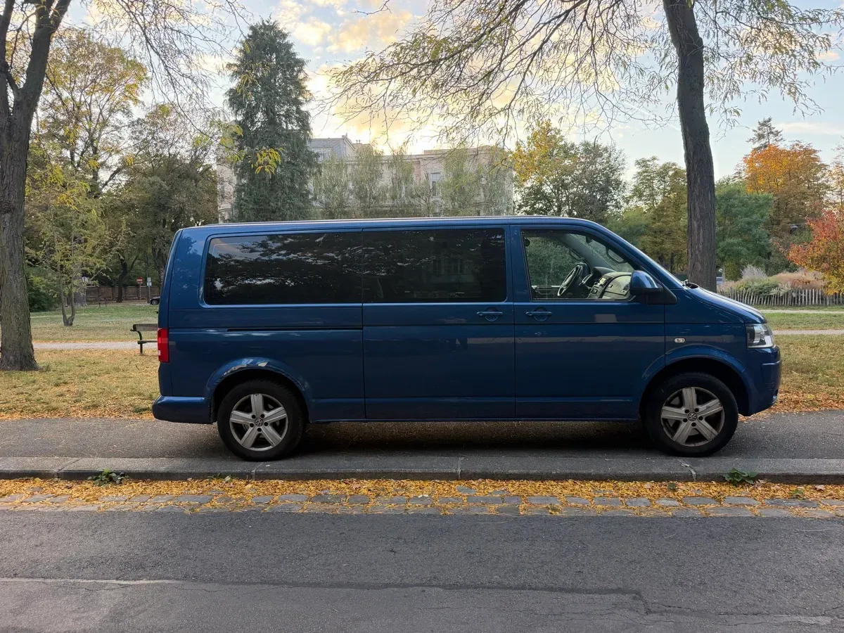 Volkswagen T5 2011 photo 3