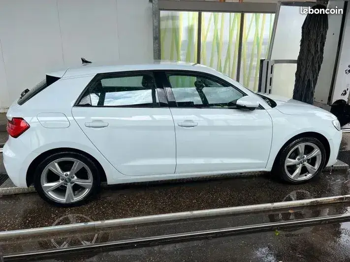 Audi A1 2020 photo 2