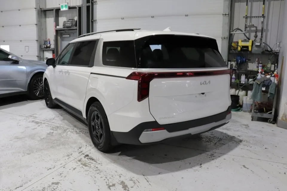 Kia Carnival 2025 photo 2