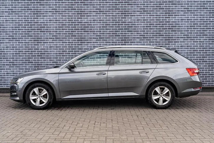 Skoda Superb 2022 photo 3