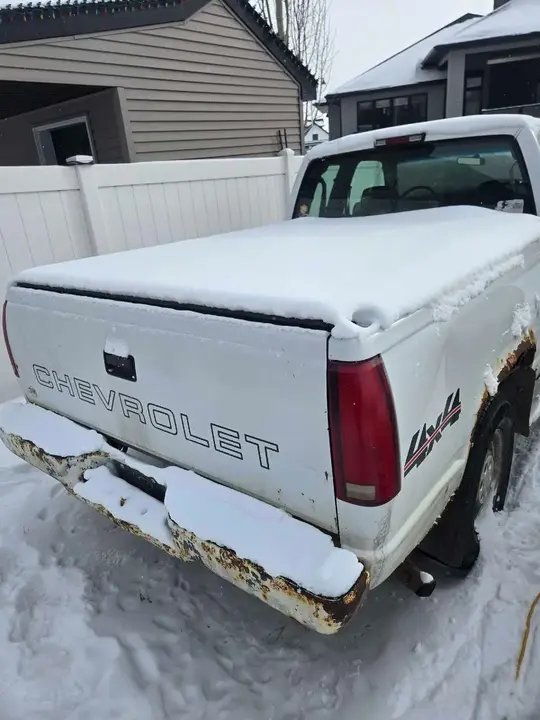 Chevrolet C/K Pickup 1500 1996 photo 2
