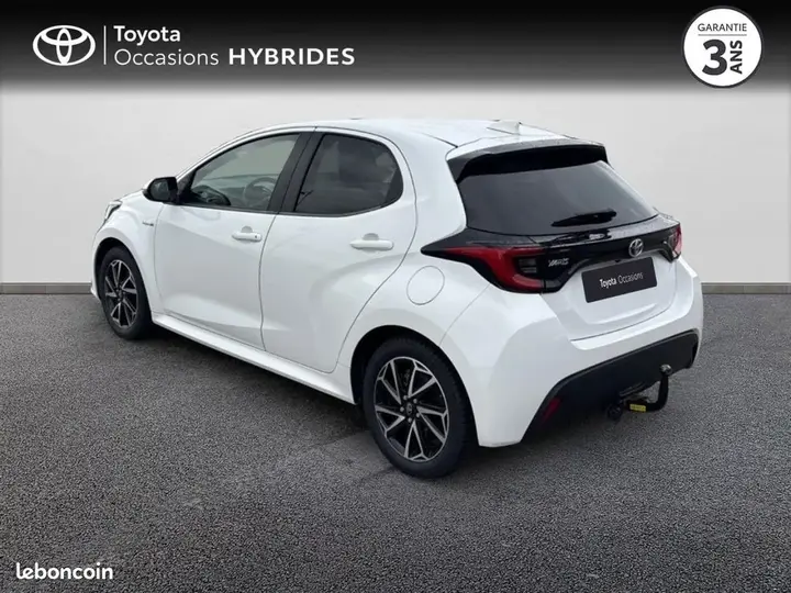 Toyota Yaris 2022 photo 2