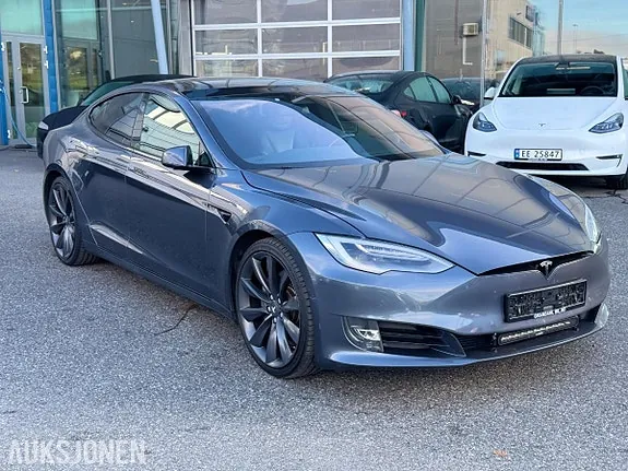 Tesla Model S 2018 photo 2