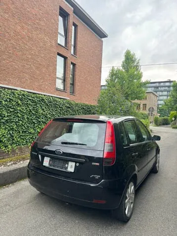 Ford Fiesta 2005 photo 3