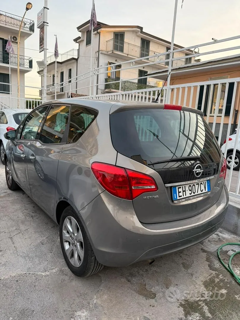 Opel Meriva 2011 photo 2