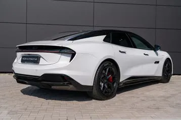 Lotus Emeya 2025 photo 2