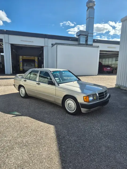 Mercedes-Benz 190