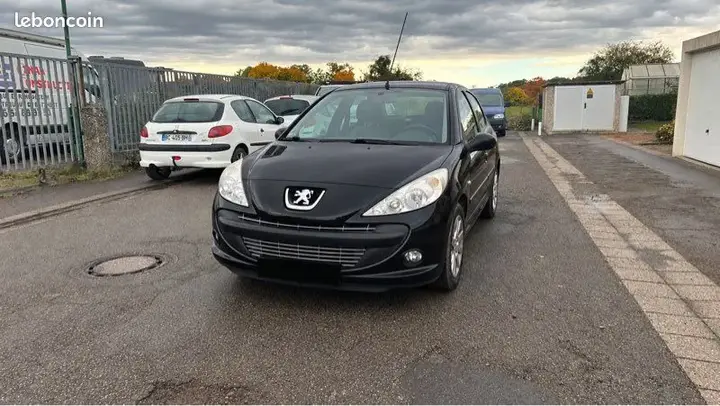 Peugeot 206 2011 photo 2