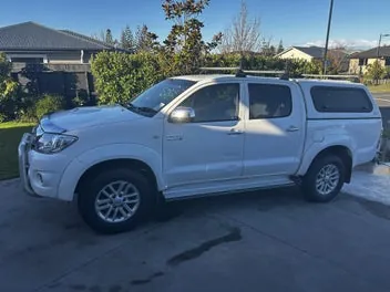 Toyota Hilux 2010 photo 2