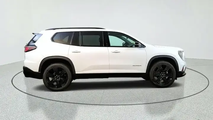 GMC Acadia 2027 photo 2