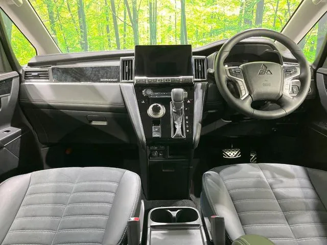 Mitsubishi Delica D:5 2025 photo 2