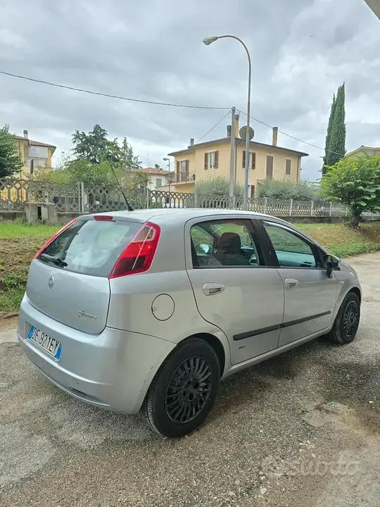 Fiat Grande Punto 2007 photo 3